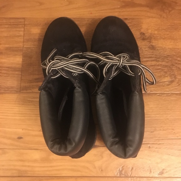 Boots - Picture 4 of 4